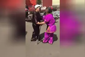 农村人办喜事庆祝方式，这种风格第一次见！