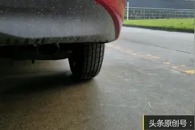 长安马自达昂克赛拉：备胎单薄得像三轮车胎，你敢往高速上开吗？