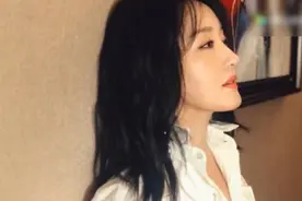 47岁杨钰莹美照 明眸皓齿优雅动人视频封面