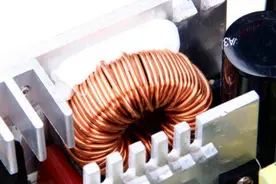 不看不知道，PC电源花了十五年变成了这样！图片