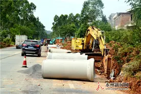江华大力推进“美丽公路”建设图片
