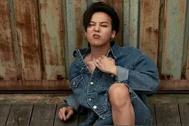 权志龙 8月潮流的呐喊 为你解衣图片