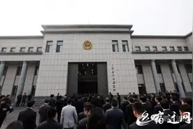 泗洪村民犯罪后趁机脱逃 被追捕25年后回乡自首图片