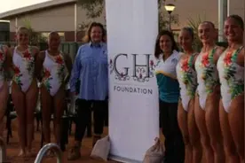 澳亿万富婆赞助4支国家队 女儿婚礼请来花游表演（图)图片