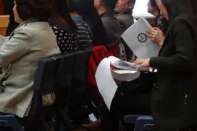 刻板印象澳洲中年华人"脱单"不易 离异带孩难再婚图片
