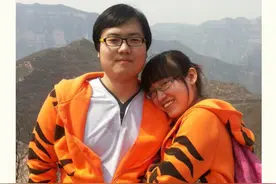 辣眼睛的蜜汁情侣装请滚粗，优雅炫酷的进来。图片