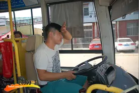 邢台公交人：“烧烤”模式下的最美坚守者图片