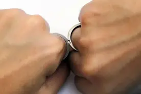 小清新！互补情侣对戒诠释美好爱情图片