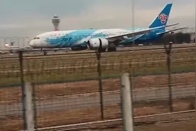 北京顺义首都机场拍摄飞机起飞与降落