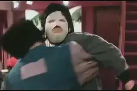 这才是睡衣的正确穿发，看看现在的电影，电视