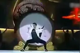 武星吴京现场真实展示梦幻太极与九节鞭！图片