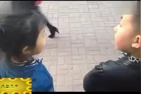 实拍俩熊孩子用东北话吵架！图片
