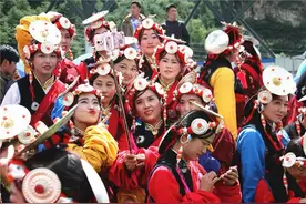 康巴艺术节| 一大波康巴美女来袭 你hold住了吗？图片