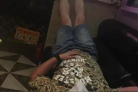 “醉酒大赛”爆笑参赛作品！下次出门喝酒约好不能带拍照设备图片