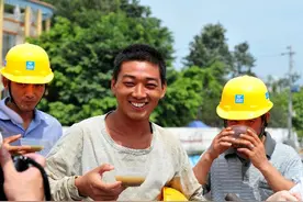 巧除衣物的汗臭味：夏日炎炎，让人讨嫌的臭汗味洗不掉可一招除之图片