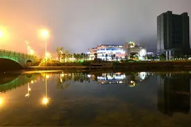 夕阳下的靖西龙潭河畔 感受那股山风给自己带来的沐浴图片