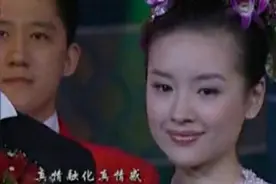 董洁饰《如懿传》腹黑皇后？那个依偎谢霆锋身旁的清纯佳人去哪了视频封面