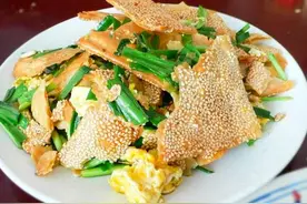 新学了一道好吃的韭菜鸡蛋炒烧饼，清淡爽口，又能当主食又能当菜图片
