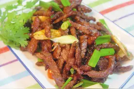 传统美食 麻辣牛肉丝图片