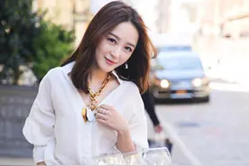 清凉夏季， 就是要来套这么清爽又不失时髦感的套装！图片