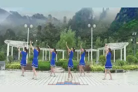 精彩广场舞鬼步舞《爱情36度8》背面演示