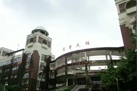 最好的锦城，最好的你们#开学季采访一下视频封面