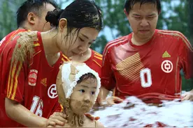 8月15泥浆足球中国赛北京站开亲子专场图片