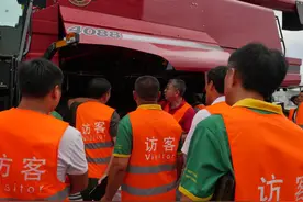 凯斯纽荷兰组织客户进厂考察 深入了解产品图片