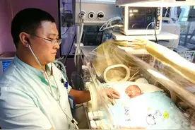 贵阳一的哥喜得三胞胎，发愁的事又来了，娃娃发育不足，每天医护费要5000多图片