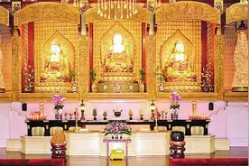 玩家到西来寺大雄宝殿抓精灵图片