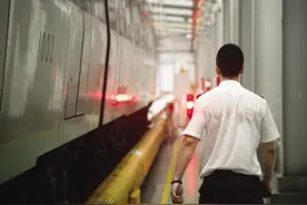 天津地铁司机的“冰火之歌”图片