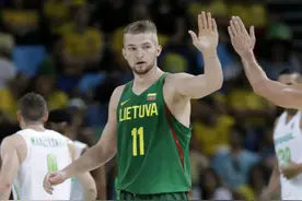 雷霆官方签约小萨博尼斯图片