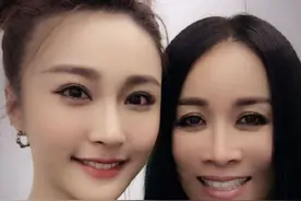 陈冰亮相发布会 那英三朵金花张碧晨李嘉格合体图片