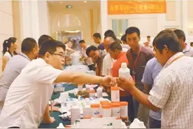 一吨上万元的虾料很难卖？这家企业用12个绝招连续五年增长1万吨！图片