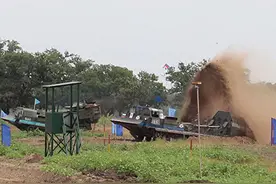 “工程方程赛”决赛中国参赛队摘银图片