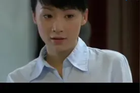 爱慕虚荣的小姑子看不起当司机的嫂子，假装不认识