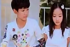 TFboys王俊凯与王源吻照火爆惊住网友视频封面