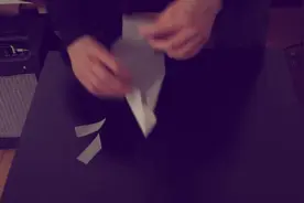 前方倒垃圾高能，心疼扫地阿姨图片