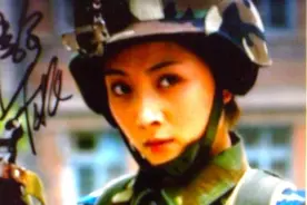女兵想对男兵说:哪一次训练，你们没有人受伤？图片