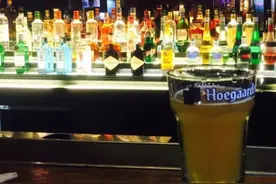 重庆的夏夜 和朋友去酒吧约一发吧~图片