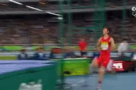 跳高赛场上一言不合就跳舞，张国伟真是体育界的巴啦啦小魔仙呐！图片