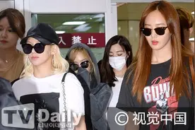 SM家族日本演唱会结束　 军旗事件后Tiffany低调返韩图片
