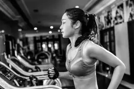 辣妈爱上健身 明媚挥别产后抑郁图片