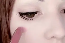 cosplay化妆大神，30岁一样cosplay学生装，毫无违和感！