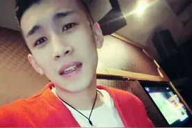 直播到底有多赚钱？网红一年吸金，狂买三辆千万豪车！图片