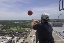 篮球也能这样玩，世界顶级牛人教你怎么玩篮球