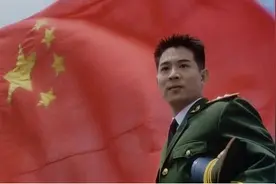 李连杰34岁舍弃中国国籍获得美籍，最终却入籍新加坡图片