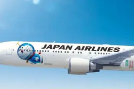 日本航空推出首架"哆啦A梦"彩绘飞机 飞中日航线图片