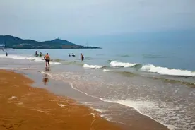 亚洲第一滩：青岛金沙滩图片