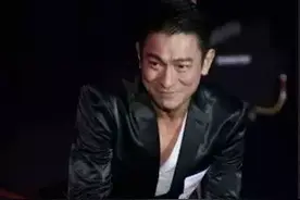 李易峰爱裸睡，鹿晗的床碰不的明星的怪癖，还有今天的裸奔！图片